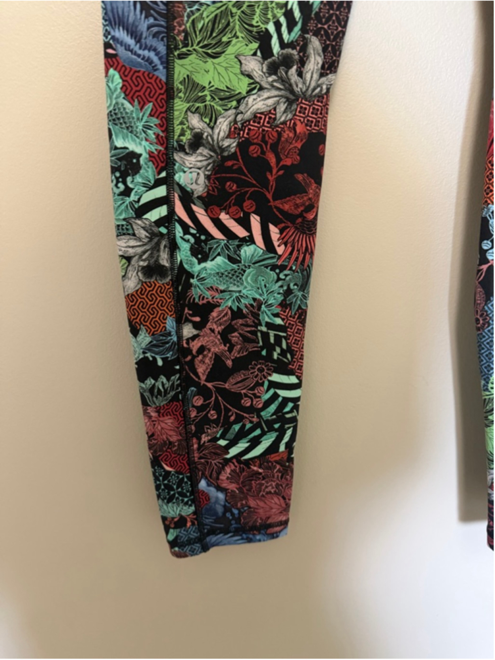 Lululemon Speed Up Leggings - Picture 7 of 8